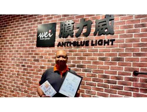 3C過度使用白內障年輕化 眼科醫籲全民超前護眼 乾眼老花提早報到 抗藍光保護科技成數位時代用眼新防線